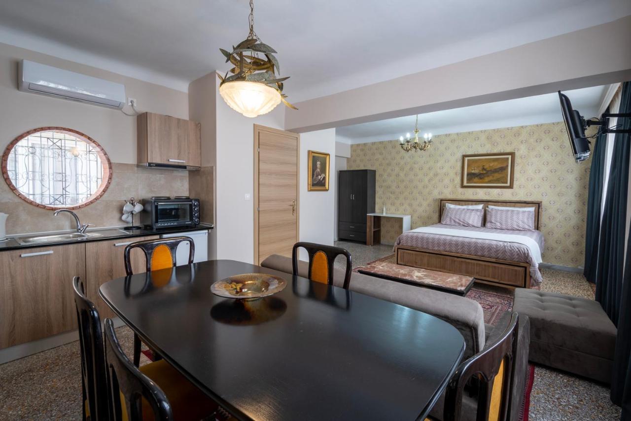 Ririka Athens Homes Luaran gambar
